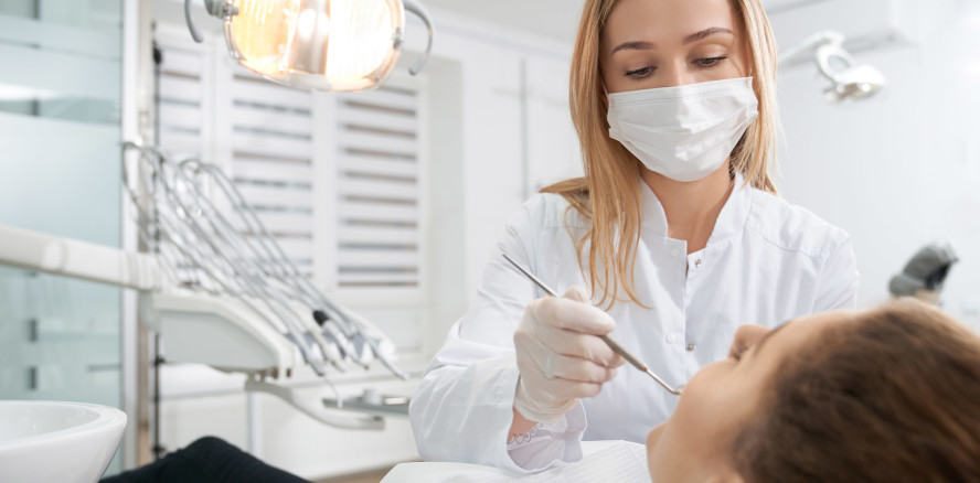 Praxisgründung: Zahnärztinnen starten gerne klein