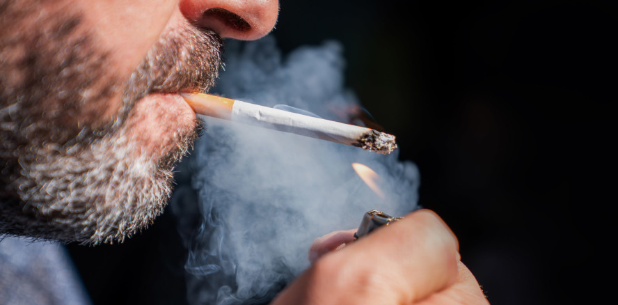 Seit Corona greifen Raucher wieder öfter zur Zigarette