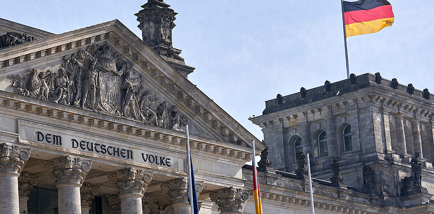 Regierung bringt Pflegereform auf den Weg