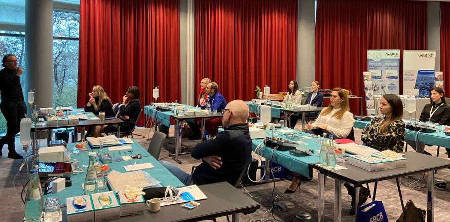 SBCB: Neue Fortbildung zur Blut­entnahme und zu Blutkonzentraten