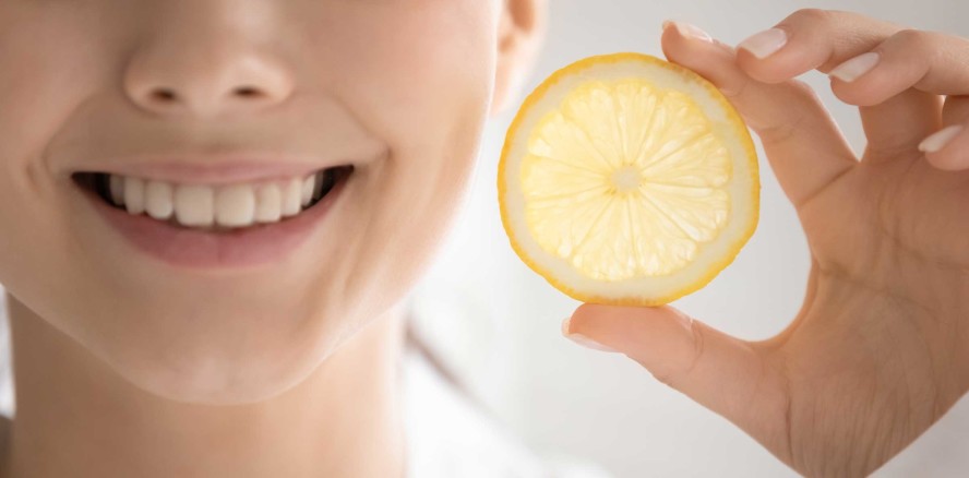 Säuren und Zähne: Wie bleiben die Zähne gesund?