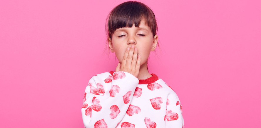 Kinder und Schlafmangel: Erste Anzeichen im Gesicht