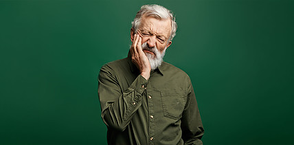 Kein Zahnarzttermin in Sicht: Schotte zieht sich selbst den Zahn