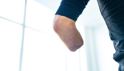 Septischer Schock nach Zahnarztbesuch: Patient verliert Arme und Beine