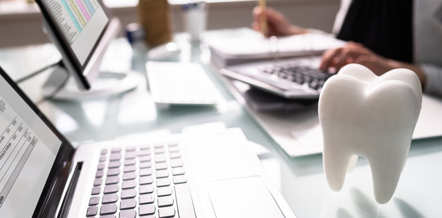 Weniger Zahnarztpraxen in NRW - Dafür größer und mehr Beschäftigte