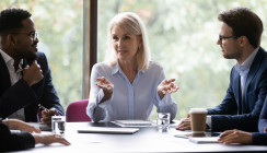 Wechseljahre im Job: Frauen führen oft trotz Beschwerden weiter