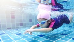 Häufiger Zahnverfärbungen bei jungen Schwimmern