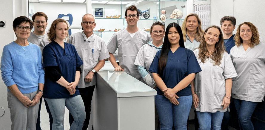 Staffelstabübergabe bei Stuckenholz Zahntechnik: Generationswechsel mit Weitsicht