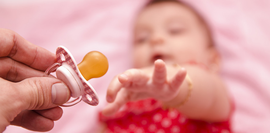 Die Top 5 der schlechten Mundgewohnheiten von Babys