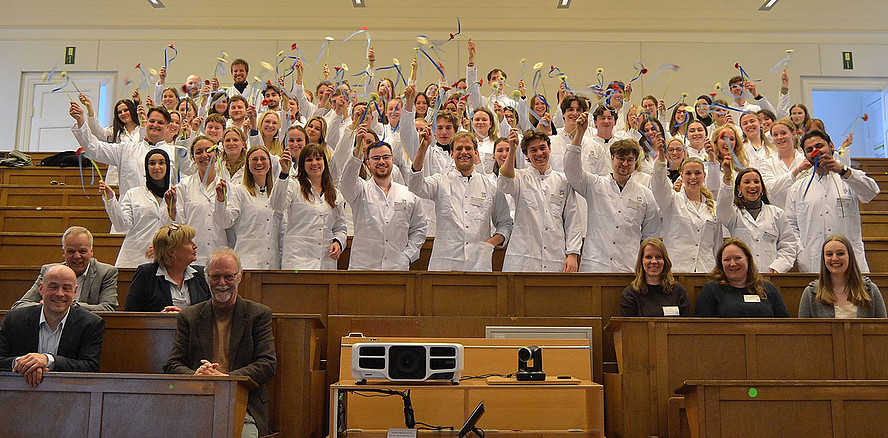 White Coat Ceremony: Jetzt wird’s ernst für 92 angehende (Zahn-)Ärzte