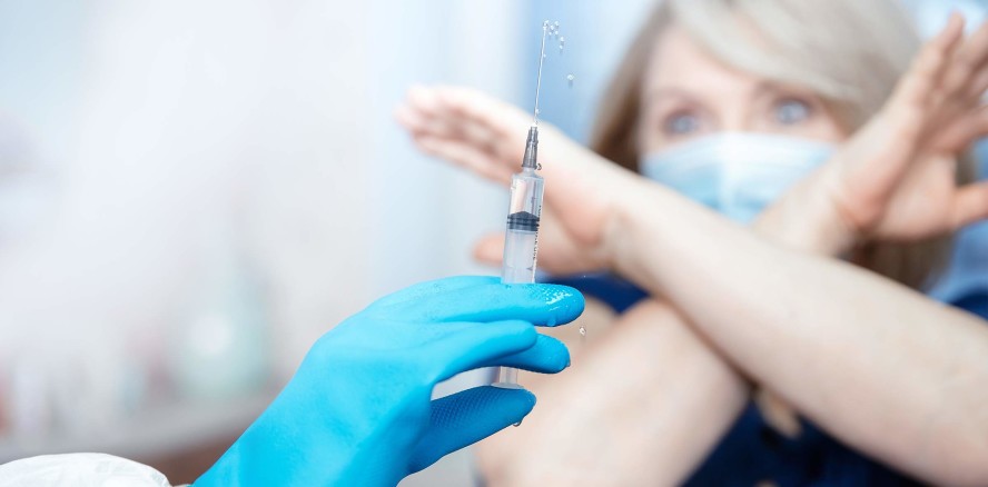 Keine Corona-Impfung - Kündigung von Arzthelferin legitim