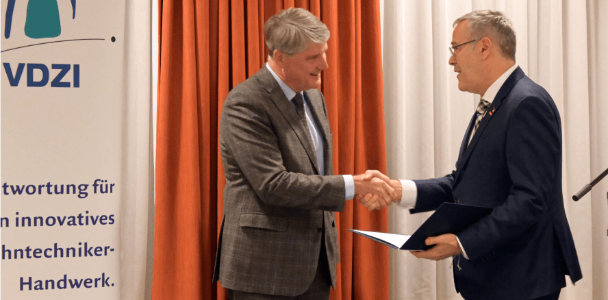 Handwerkszeichen in Gold für Dominik Kruchen