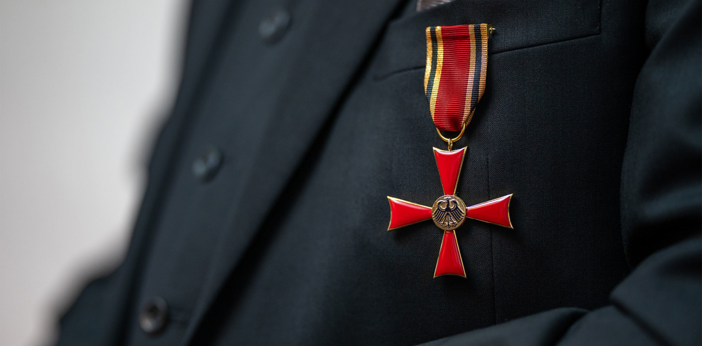 Verdienstkreuz 1. Klasse für Professor Robert Sader