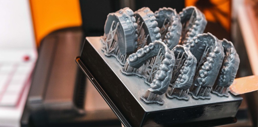 Vergleich von 3D-Druckern in der Zahnmedizin