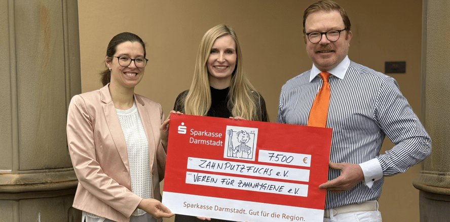Verein für Zahnhygiene e.V. fördert den Zahnputzfuchs (e.V.) mit 7.500 Euro