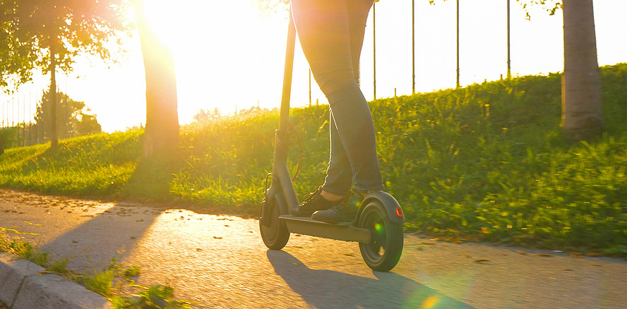 Immer mehr E-Scooter-Unfälle: DGMKG warnt vor schweren Gesichtsverletzungen