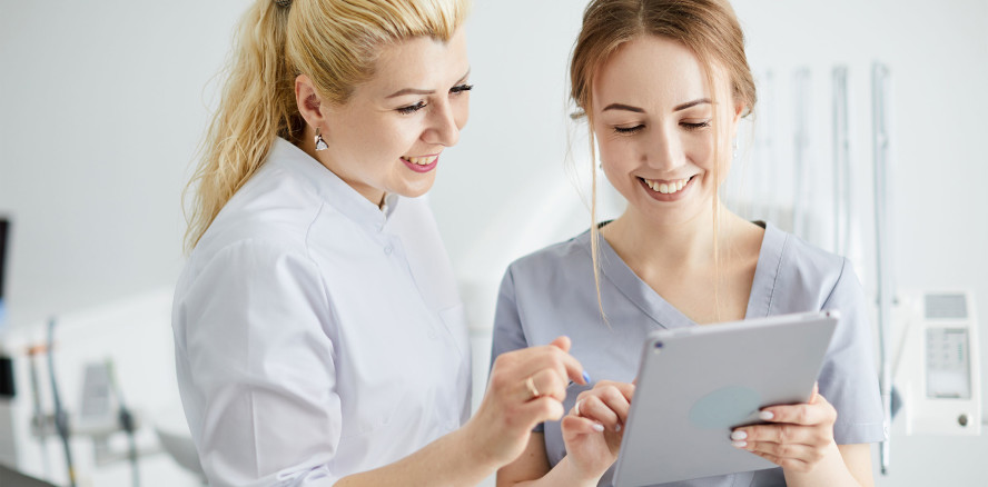 Warum Zahnarztpraxen Fachkräfte mit ZFA Traumjob einstellen