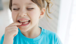 Bestimmt das Körpergewicht den Zeitpunkt des Zahndurchbruchs?