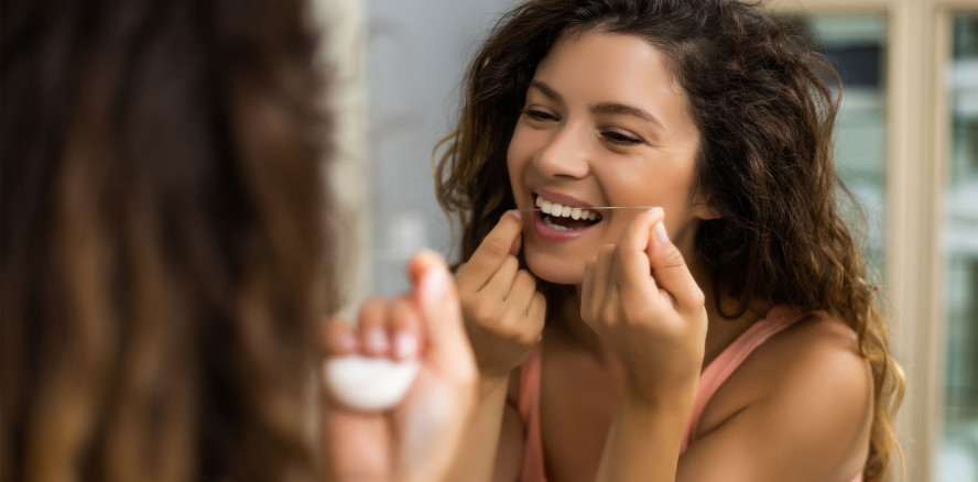 Zahnseide im Öko-Test: Saubere Zähne, schmutzige Bilanz?