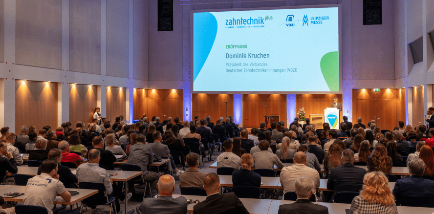 Zahntechnik plus: Fachkongress blickt auf die zahntechnische Versorgung 2035