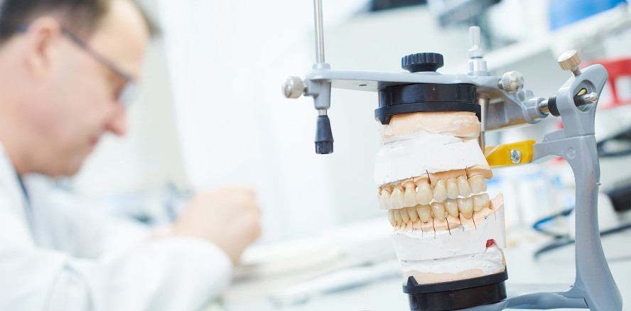 Zahntechniker fürchten die Lasten der Inflation