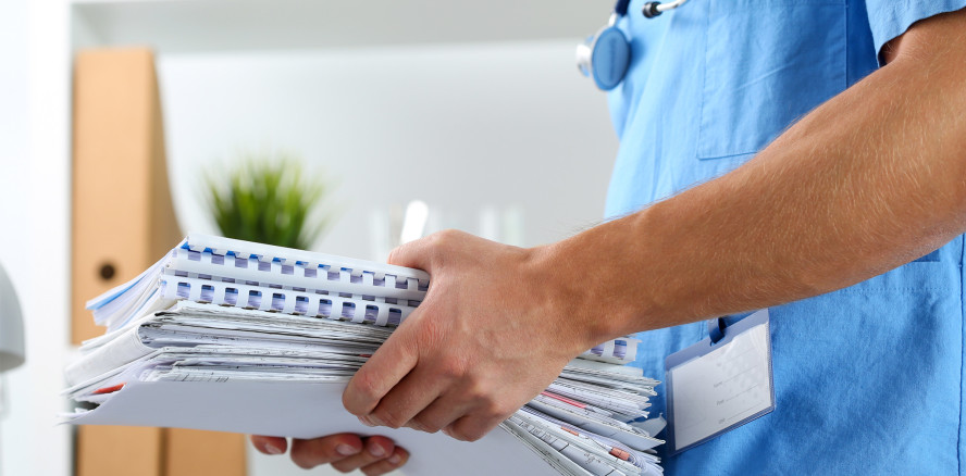Ärztemonitor 2018: Bürokratie frisst einen Tag pro Woche