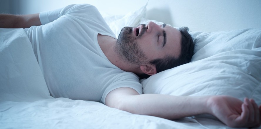 Schlafstörungen und Implantatkomplikationen