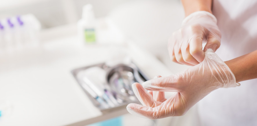 Arbeitgeber muss bei Bedarf Schutzhandschuhe stellen