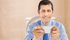 Jeder zweite Angestellte schummelt bei der Toilettenpause