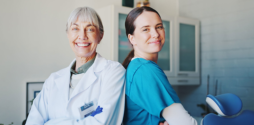 Zwischen Studium und Praxis: Wie realistisch ist der Traumberuf Zahnarzt?