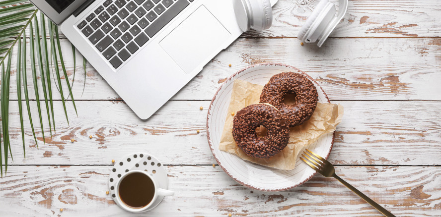 Mittagspause: Jeder Dritte macht keine, snackt oder isst schnell was