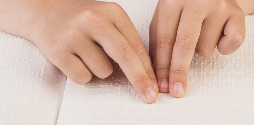 So kann die Mundhygiene blinder Kinder verbessert werden