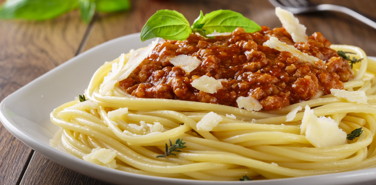 Unfall oder nicht? Zahn ruiniert nach „knochiger“ Bolognese-Sauce