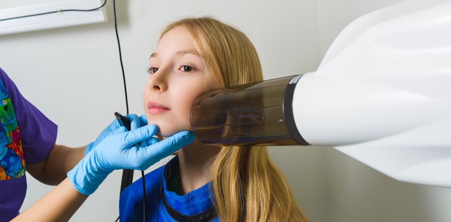 Britische Zahnärzte röntgen häufiger, wenn sie daran verdienen