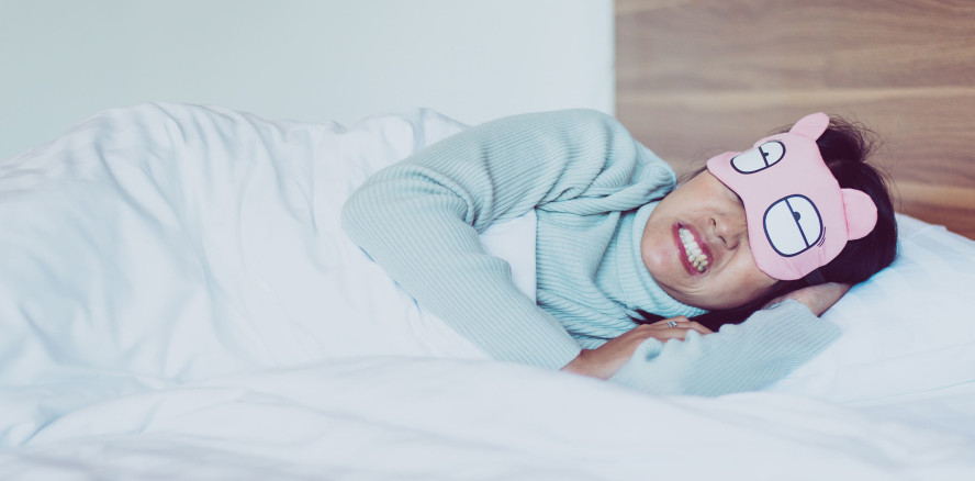 Corona-Stress begünstigt Bruxismus und Gesichtsschmerz