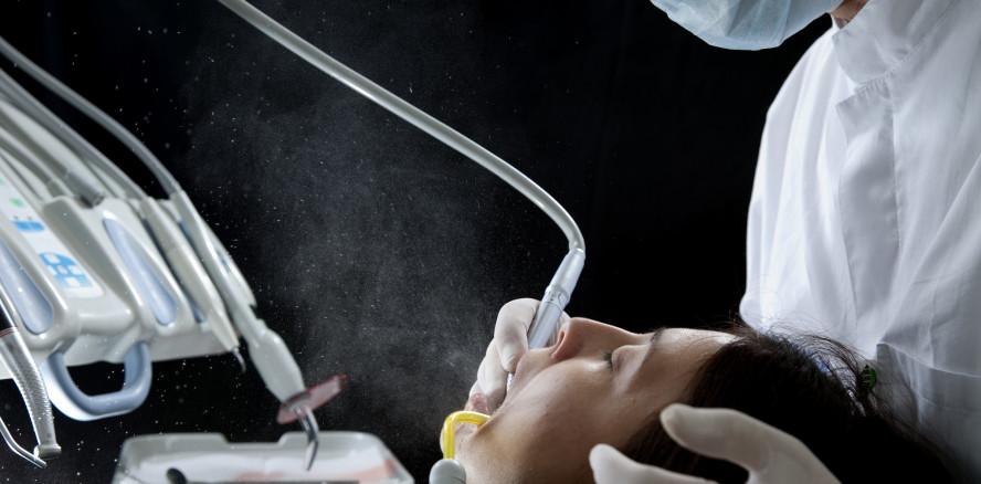 Kampf gegen Aerosole: Zahnarzt entwickelt „Corona-Terminator“