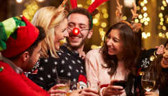 Dresscode, Kosten, Kater: Was bei der Weihnachtsfeier gilt