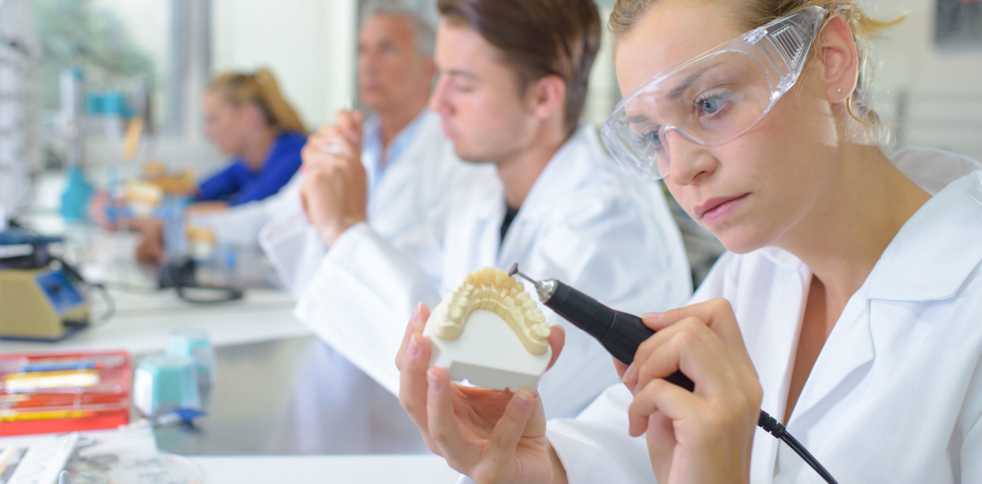 COVID-19: Arbeitsrecht und Schutz im Dentallabor
