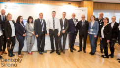 Produktdemonstrationen von Dentsply Sirona zur Fachdental mitte