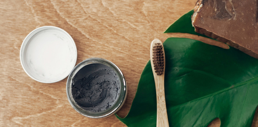 DGPZM warnt vor DIY-Zahnpasten: „Kein adäquater Ersatz!“