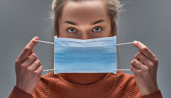 Hausfriedensbruch allein durch Maskentragen?