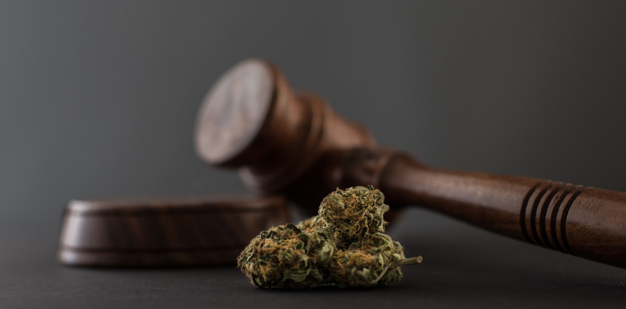 Zahnarzt-Paar von Drogenhandel-Vorwurf freigesprochen