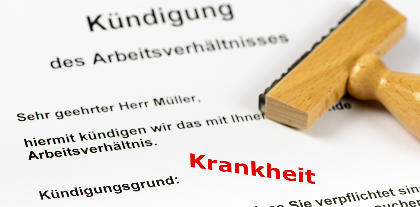 Kann einem Mitarbeiter während Krankheit gekündigt werden?