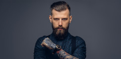 Darf ein Arbeitgeber verbieten, dass Angestellte Bart tragen?