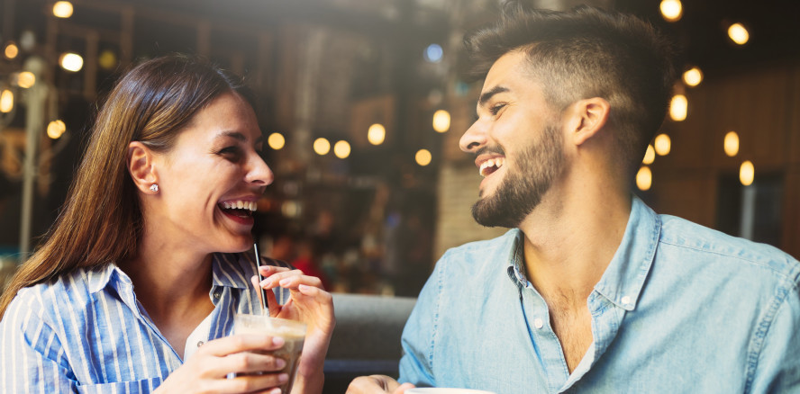 Bitte lächeln: Worauf die Deutschen beim ersten Date achten