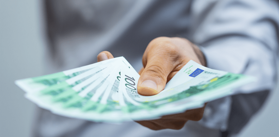 Arzt verurteilt: 9.000 Euro Strafe wegen falscher Masken-Atteste