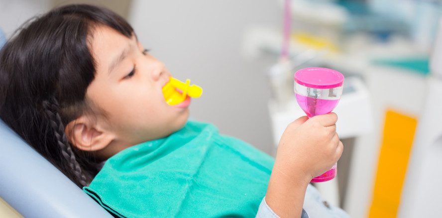 Studie: Fluoridlack im Vorschulalter wirklich sinnvoll?