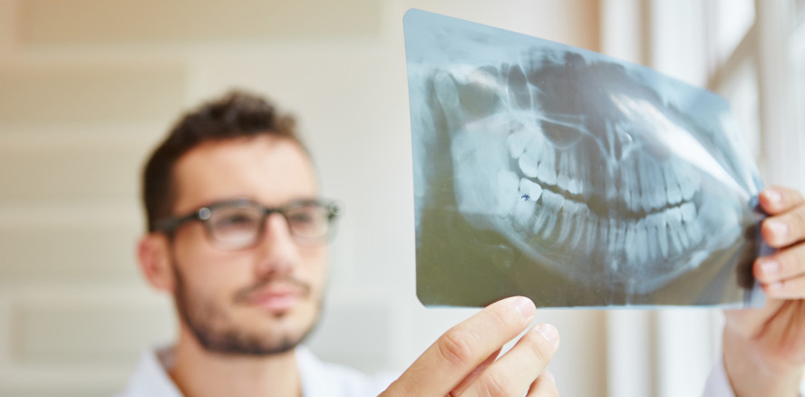 PKV darf Patienten auf Behandlungsfehler hinweisen