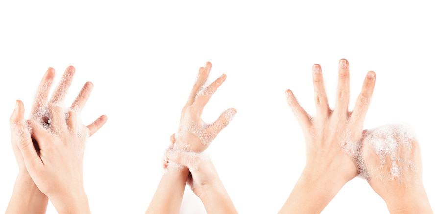Mit Handtuch und Seife gegen die Keime: Handhygiene im Alltag