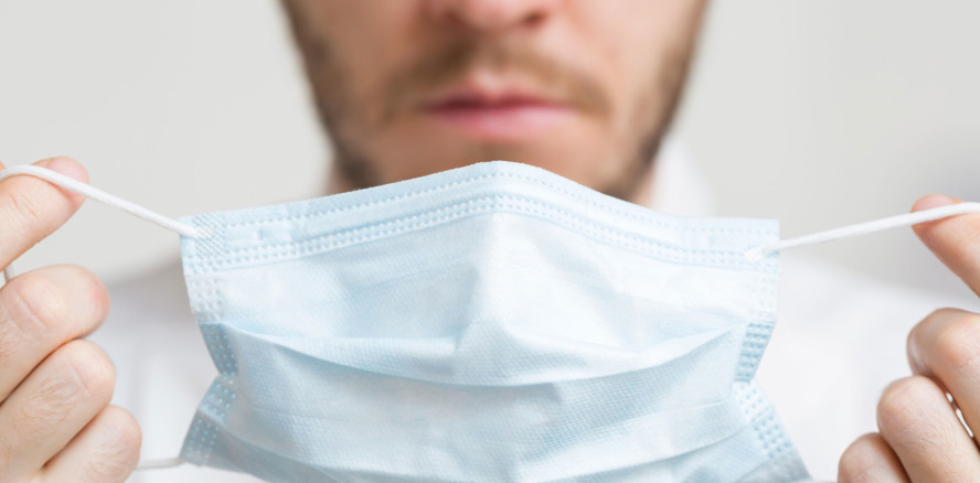 Halitosis demaskiert: Mundschutz schärft Sinne für Mundhygiene